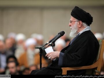 رهبر انقلاب: مسئولین حقیقتا کار کردند
