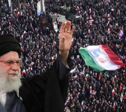 ملت بزرگ ایران هویت خود را به رخ دشمنان کشید/ این هشداری است به آمریکای مزدور